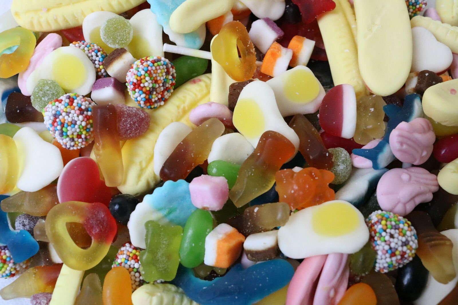 Pick n Mix Sweets - Assortment Of Pick n Mix Party Sweets (1kg) - Heat Damage
